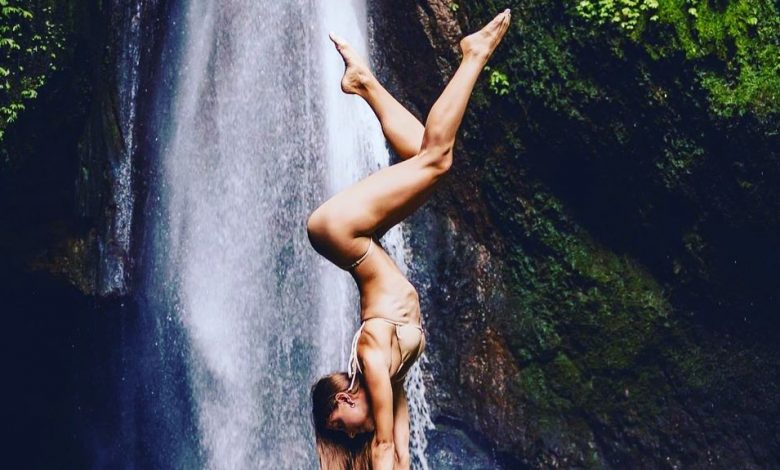 01-acrobatic-waterfall-selfie-CgfeosDv51J-from-@ssafyoga